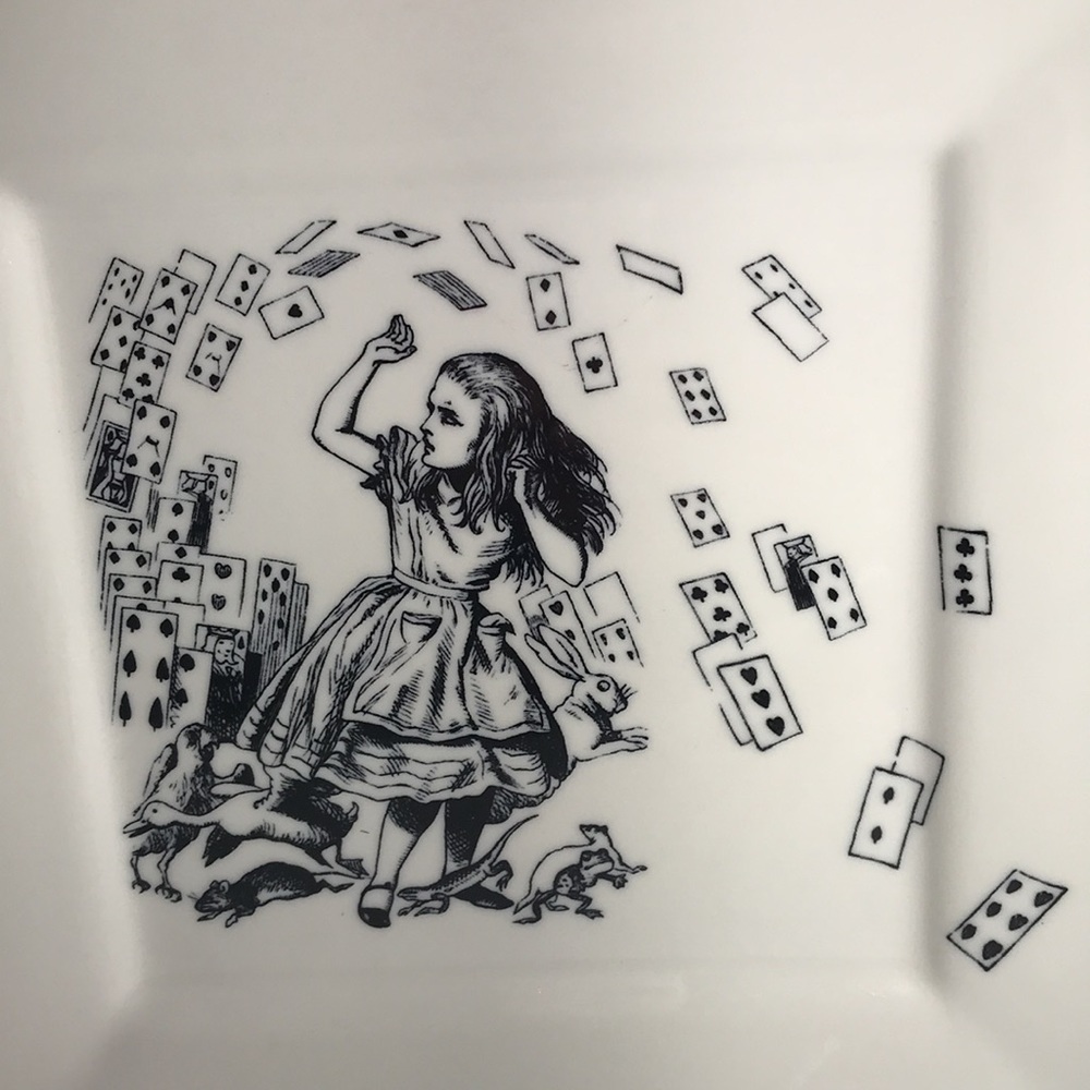 Fishs Eddy Brand Square 9" Plate Alice In Wonderland House Of Cards Rare